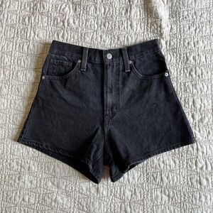 Levi’s mom shorts